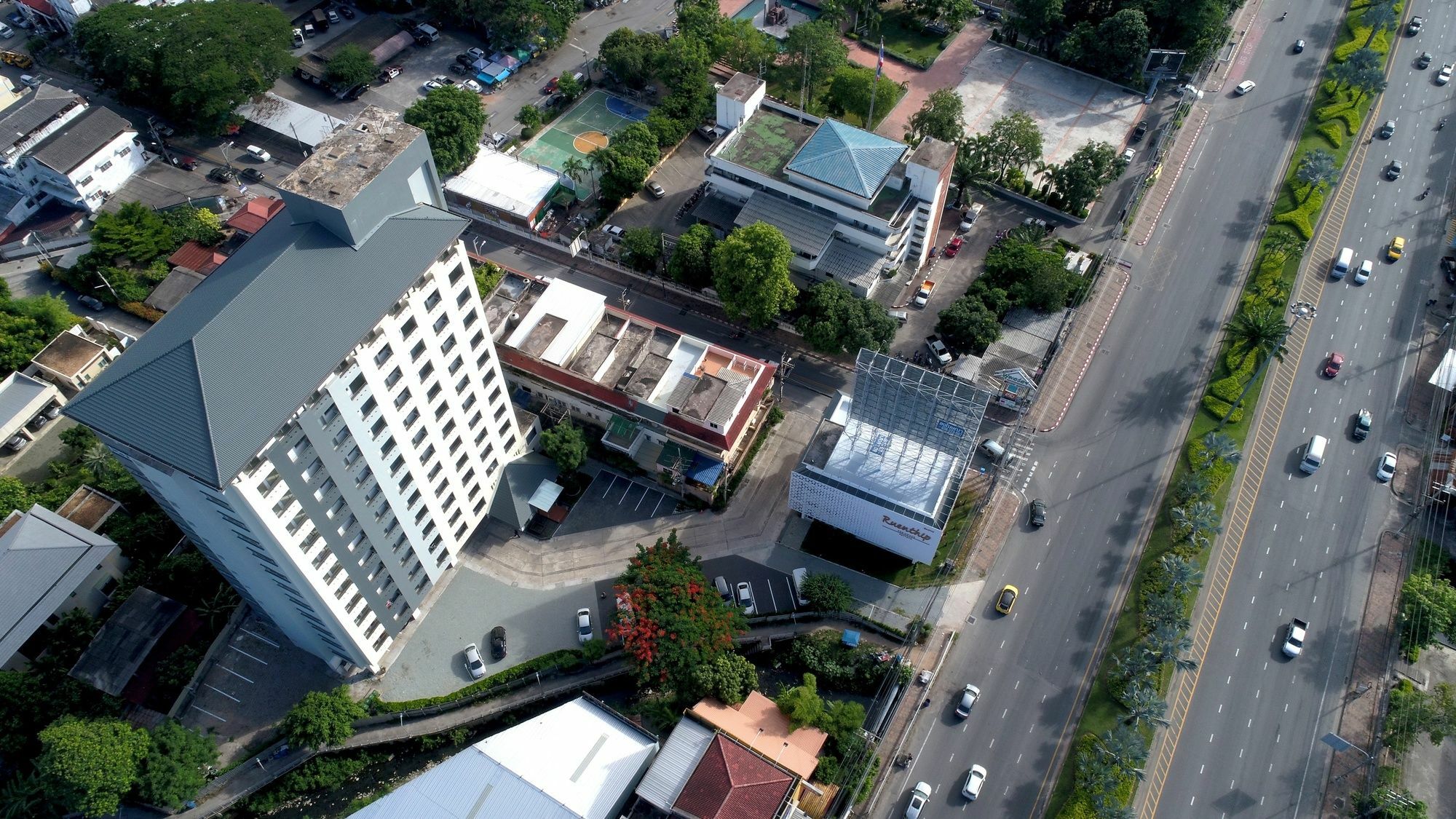 Ruenthip Pattaya Hotel Exterior foto